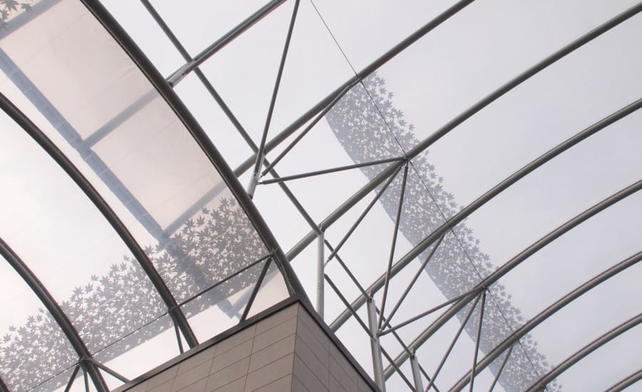 Printed fabric roof covering shopping centre