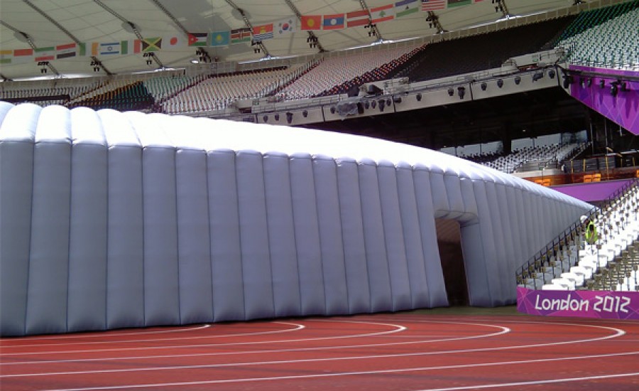 Inflatable entrance tunnel 