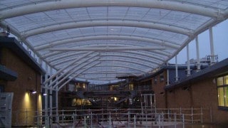 Single layer ETFE roof with cable net