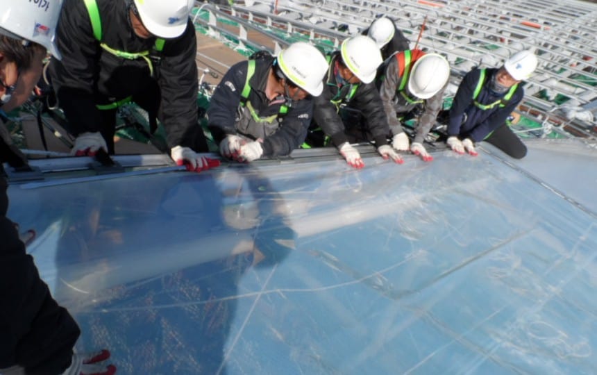 ETFE foil cushion installation